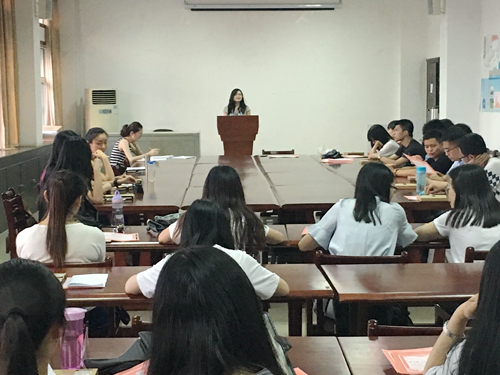 新葡的京官网研究生会顺利召开总结表彰换届会议